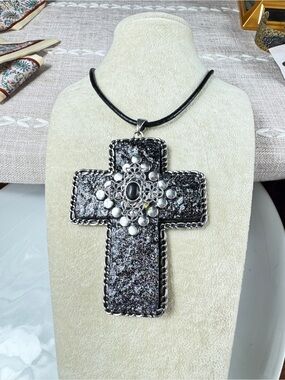 Black Cross Pendant Necklace - Fashion Women Jewelry
